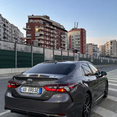 Toyota Camry 2024 në shitje