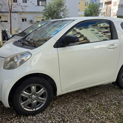 Toyota iQ
