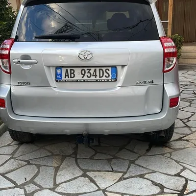Toyota RAV4 2011 në shitje