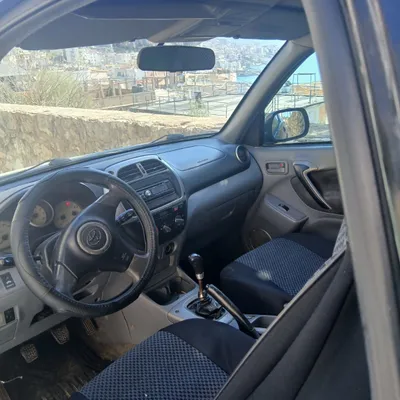 Toyota RAV4 2002 në shitje
