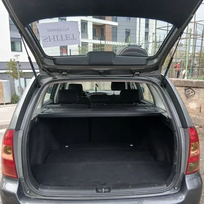 Toyota Corolla 2006 në shitje