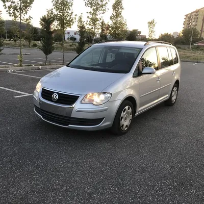 Volkswagen Touran 2009 në shitje
