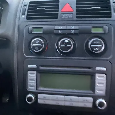 Volkswagen Touran 2003 në shitje