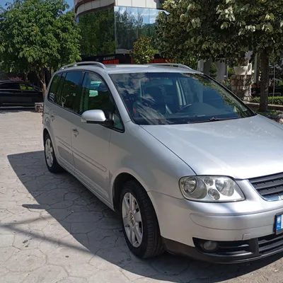 Volkswagen Touran 2003 në shitje