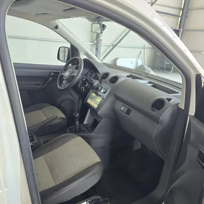 Volkswagen Caddy 2011 në shitje