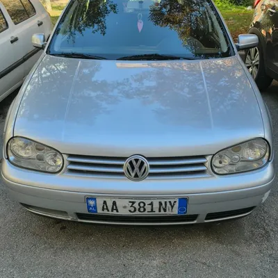 Volkswagen Golf 2002 në shitje