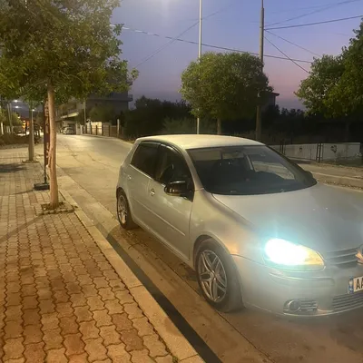 Volkswagen Golf 2004 në shitje