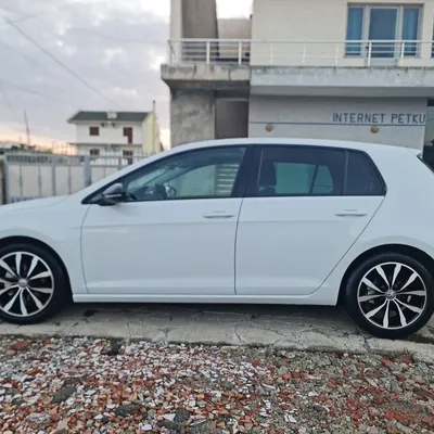 Volkswagen Golf 2013 në shitje