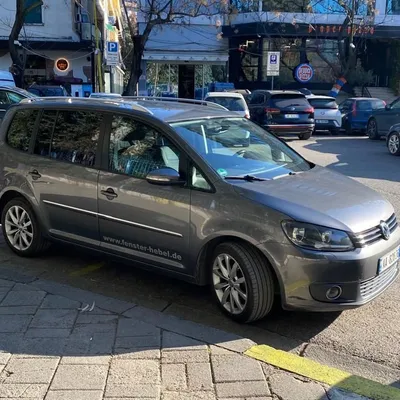 Volkswagen Touran 2011 në shitje