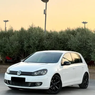 Volkswagen Golf 2011 në shitje