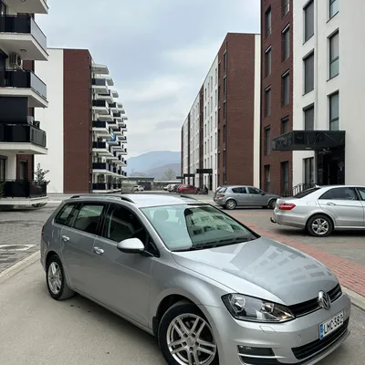 Volkswagen Golf 2013 në shitje