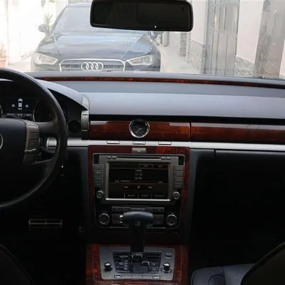 Volkswagen Phaeton 2012 në shitje