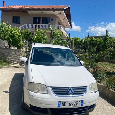 Volkswagen Touran 2005 në shitje