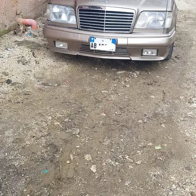 Mercedes-Benz W124