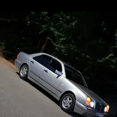 Mercedes-Benz E-class 1999 në shitje