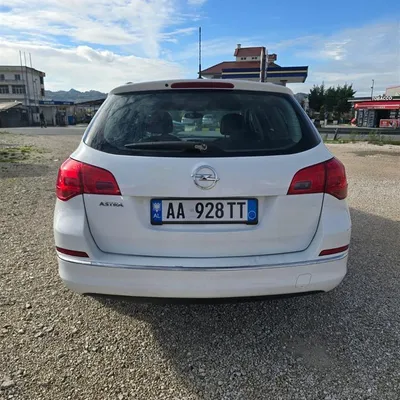 Opel Astra 2014 në shitje