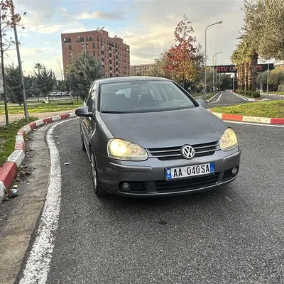 Volkswagen Golf 2005 në shitje