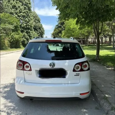Volkswagen Golf 2012 në shitje