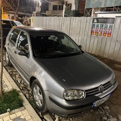 Volkswagen Golf 2001 në shitje