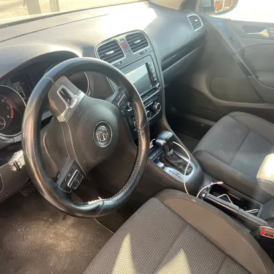 Volkswagen Golf 2009 në shitje
