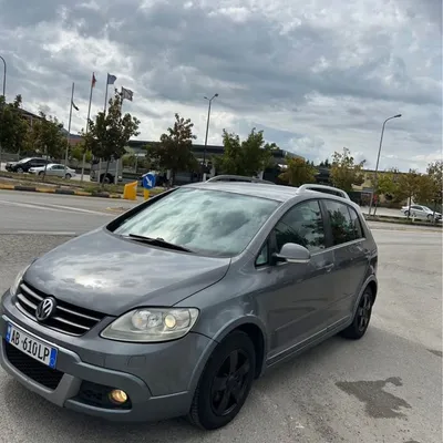 Volkswagen Golf 2006 në shitje