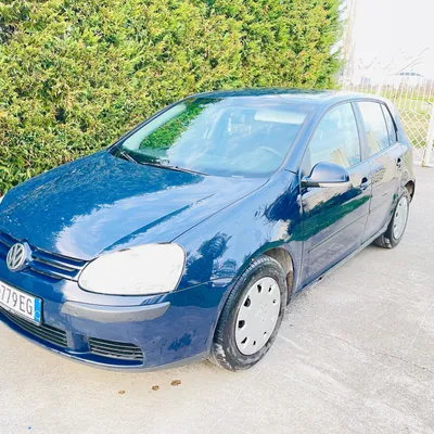 Volkswagen Golf 2005 në shitje