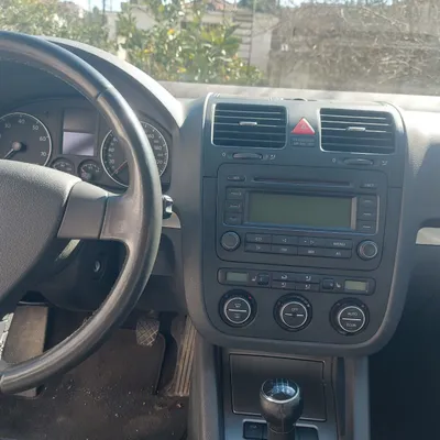 Volkswagen Golf 2005 në shitje