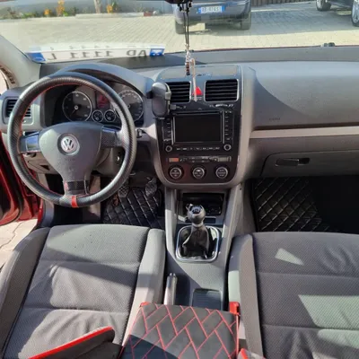Volkswagen Golf 2005 në shitje
