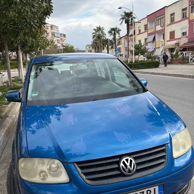 Volkswagen Touran 2003 në shitje