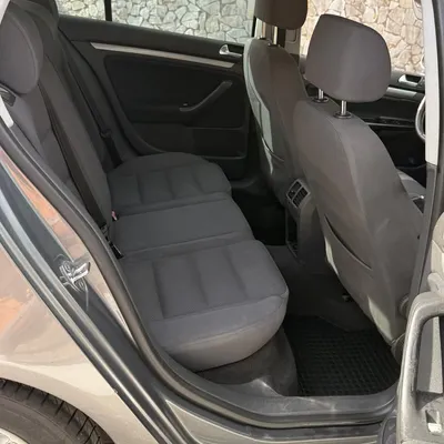 Volkswagen Golf 2006 në shitje
