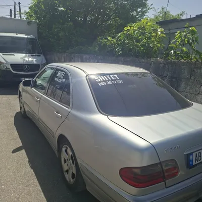 Mercedes-Benz E-class 2001 në shitje