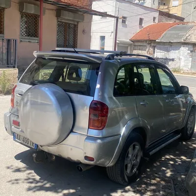 Toyota RAV4 2003 në shitje