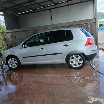 Volkswagen Golf 2005 në shitje