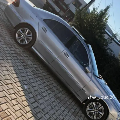 Mercedes-Benz E-class 2003 në shitje