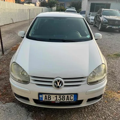 Volkswagen Golf 2006 në shitje