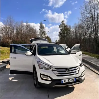Hyundai Santa Fe 2012 në shitje