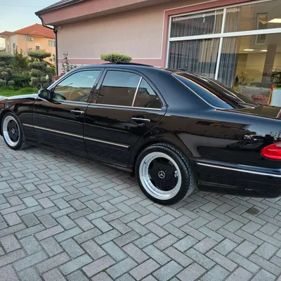 Mercedes-Benz E-class 2003 në shitje
