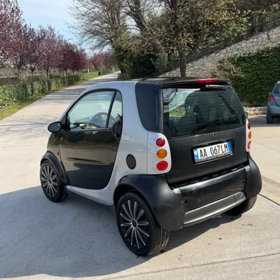 Smart Fortwo 2000 në shitje
