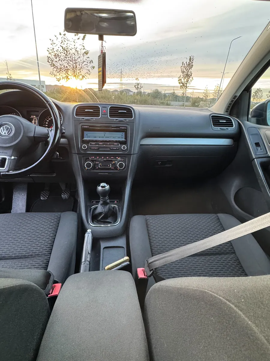 2009 Volkswagen Golf thumbnail 3