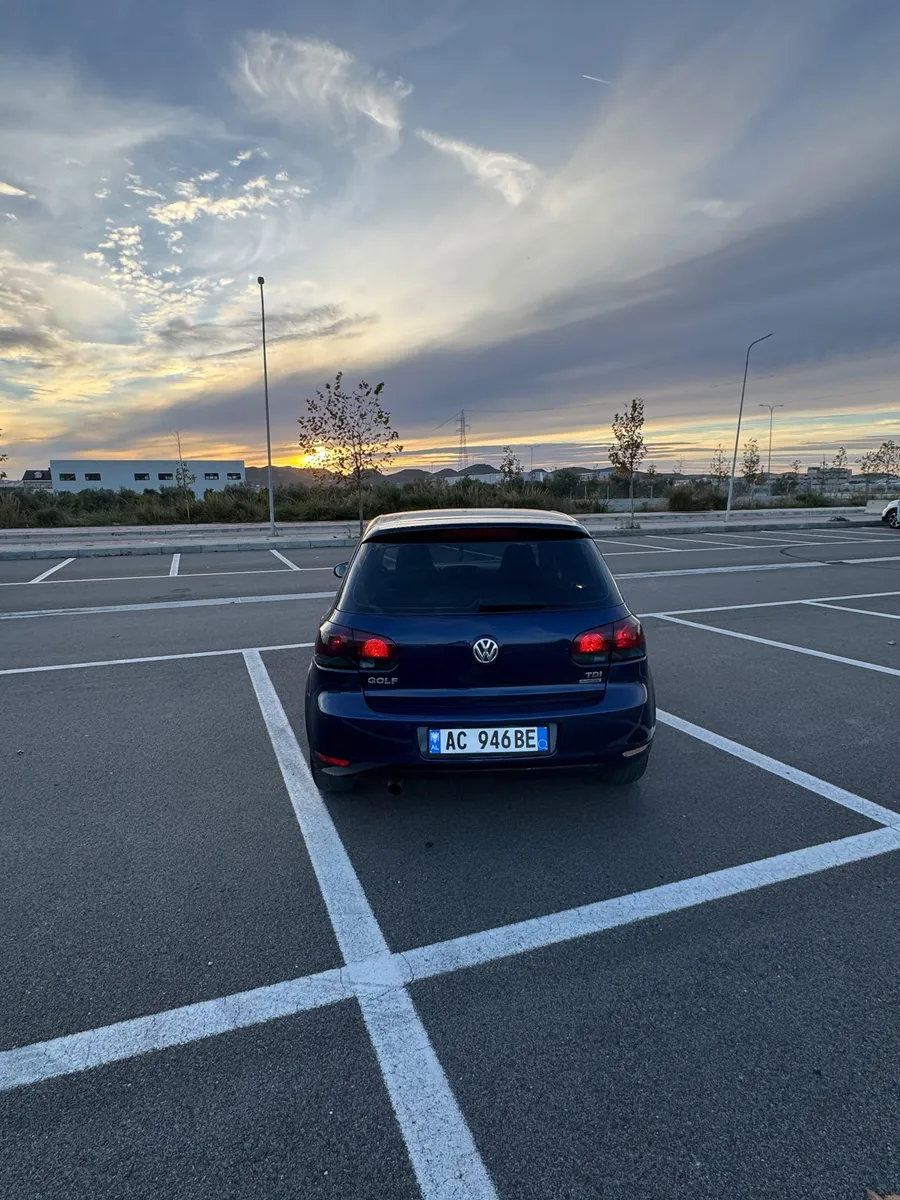 2009 Volkswagen Golf thumbnail 4