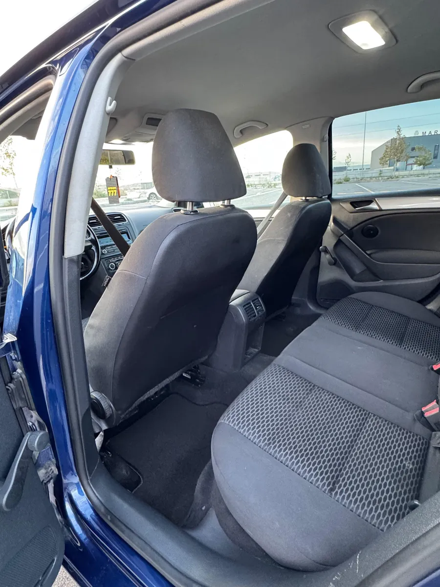 2009 Volkswagen Golf thumbnail 5