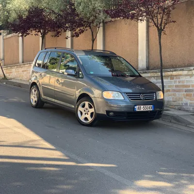 Volkswagen Touran 2004 në shitje