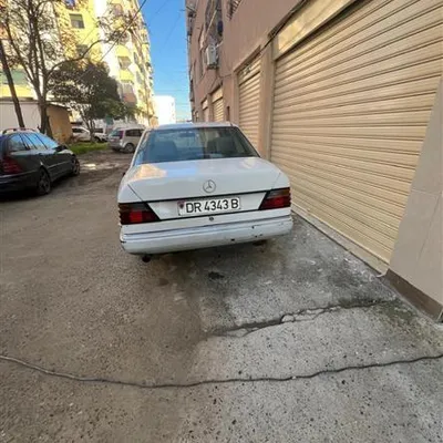 Mercedes-Benz W124