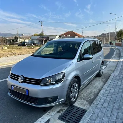 Volkswagen Touran 2012 në shitje
