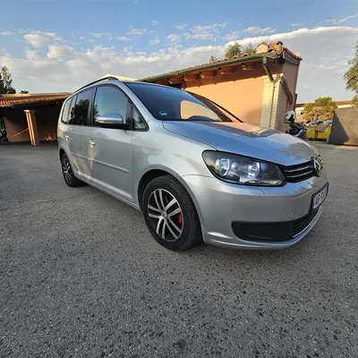 Volkswagen Touran 2011 në shitje