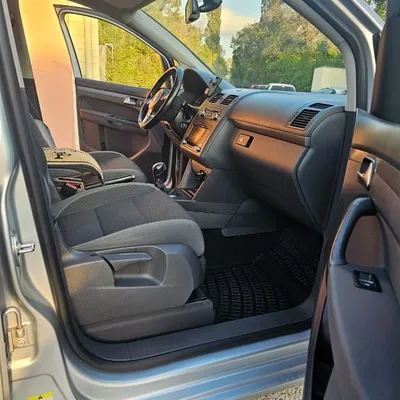 Volkswagen Touran 2011 në shitje