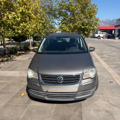 Volkswagen Touran 2009 në shitje