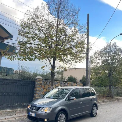 Volkswagen Touran 2005 në shitje