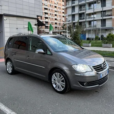 Volkswagen Touran 2008 në shitje
