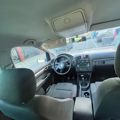 Volkswagen Touran 2003 në shitje